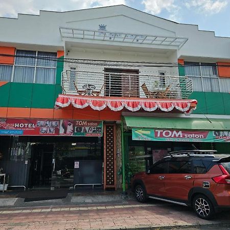 Rene Hotel Yogyakarta Bagian luar foto