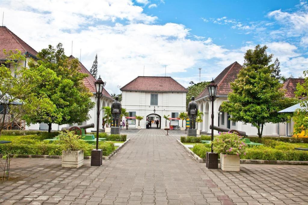 Rene Hotel Yogyakarta Bagian luar foto