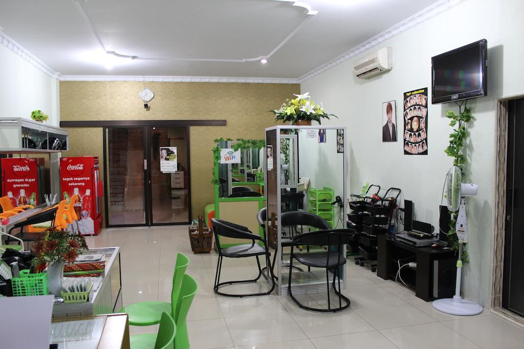 Rene Hotel Yogyakarta Bagian luar foto