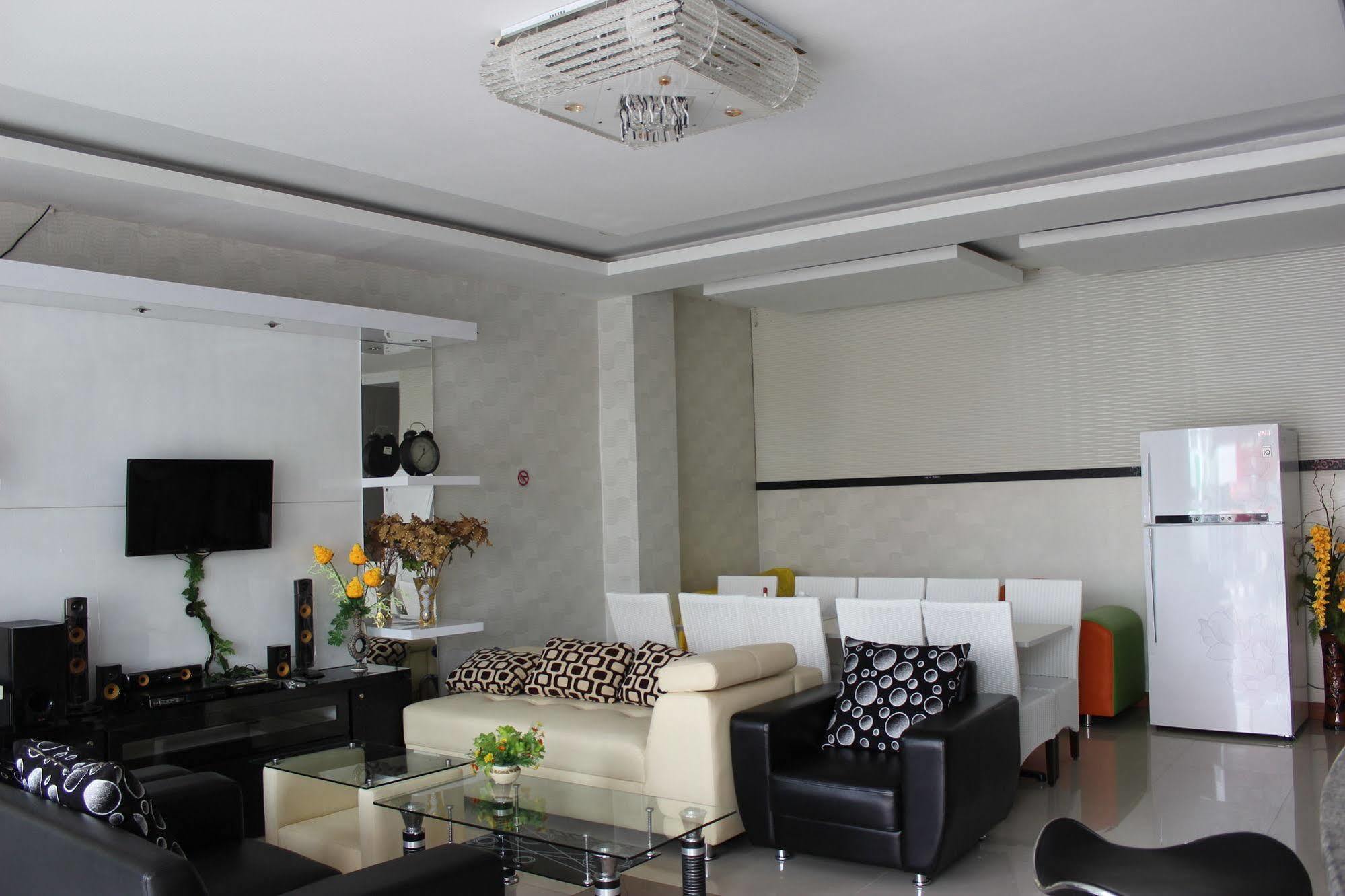 Rene Hotel Yogyakarta Bagian luar foto