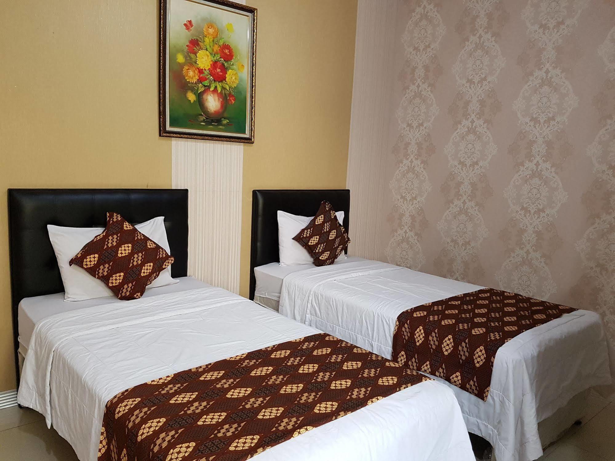 Rene Hotel Yogyakarta Bagian luar foto