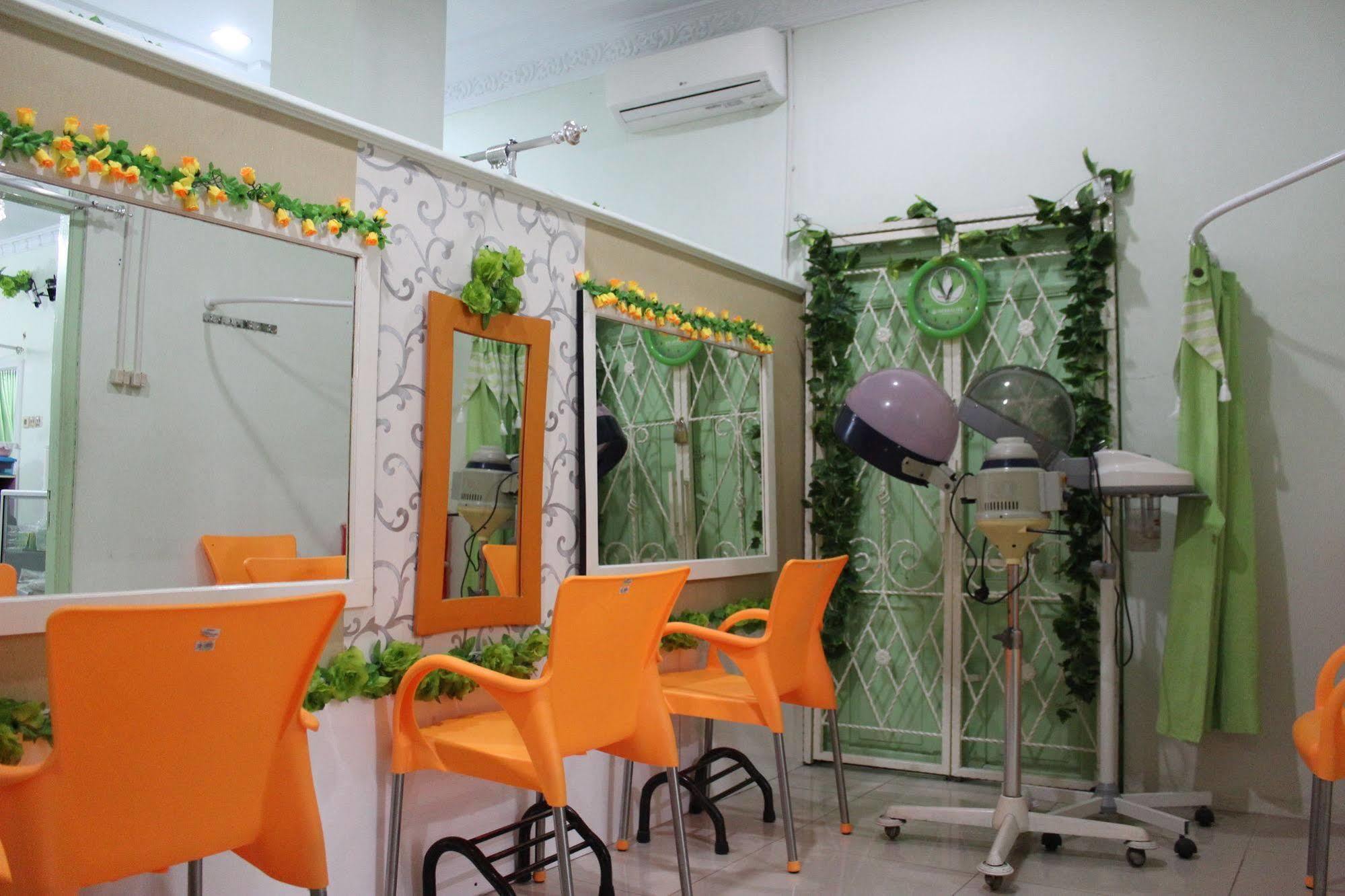 Rene Hotel Yogyakarta Bagian luar foto