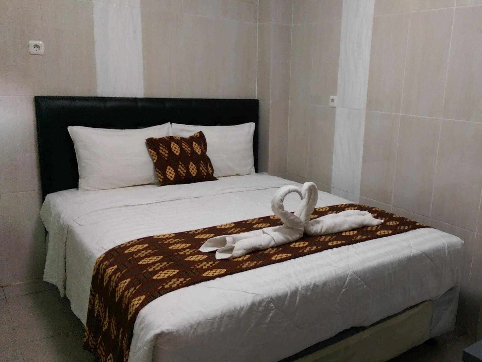 Rene Hotel Yogyakarta Bagian luar foto