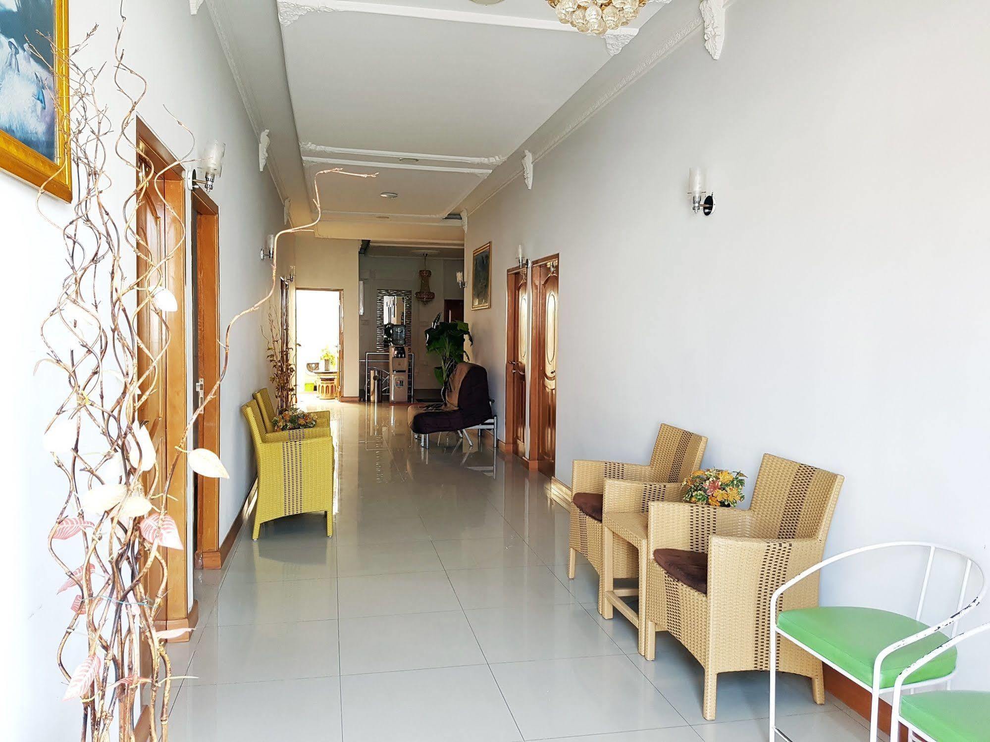 Rene Hotel Yogyakarta Bagian luar foto